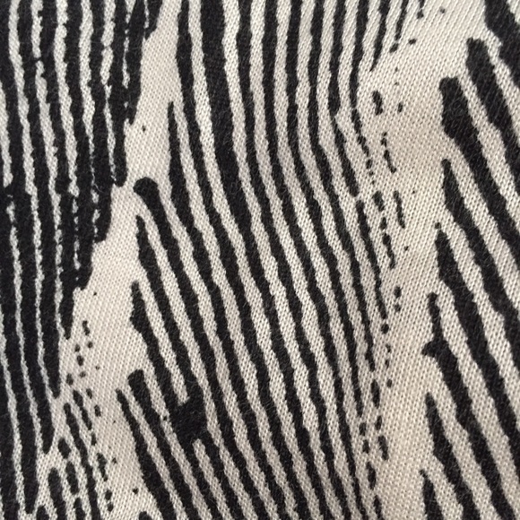 Banana Republic Off-white & Black Wrap Dress - Picture 4 of 4